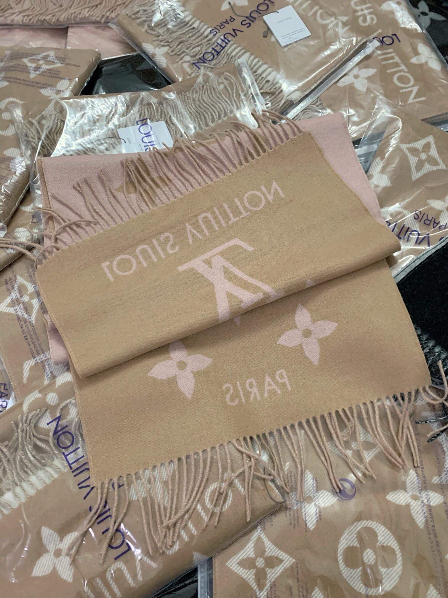 LV Reykjavik Scarf Cherry - Image 6