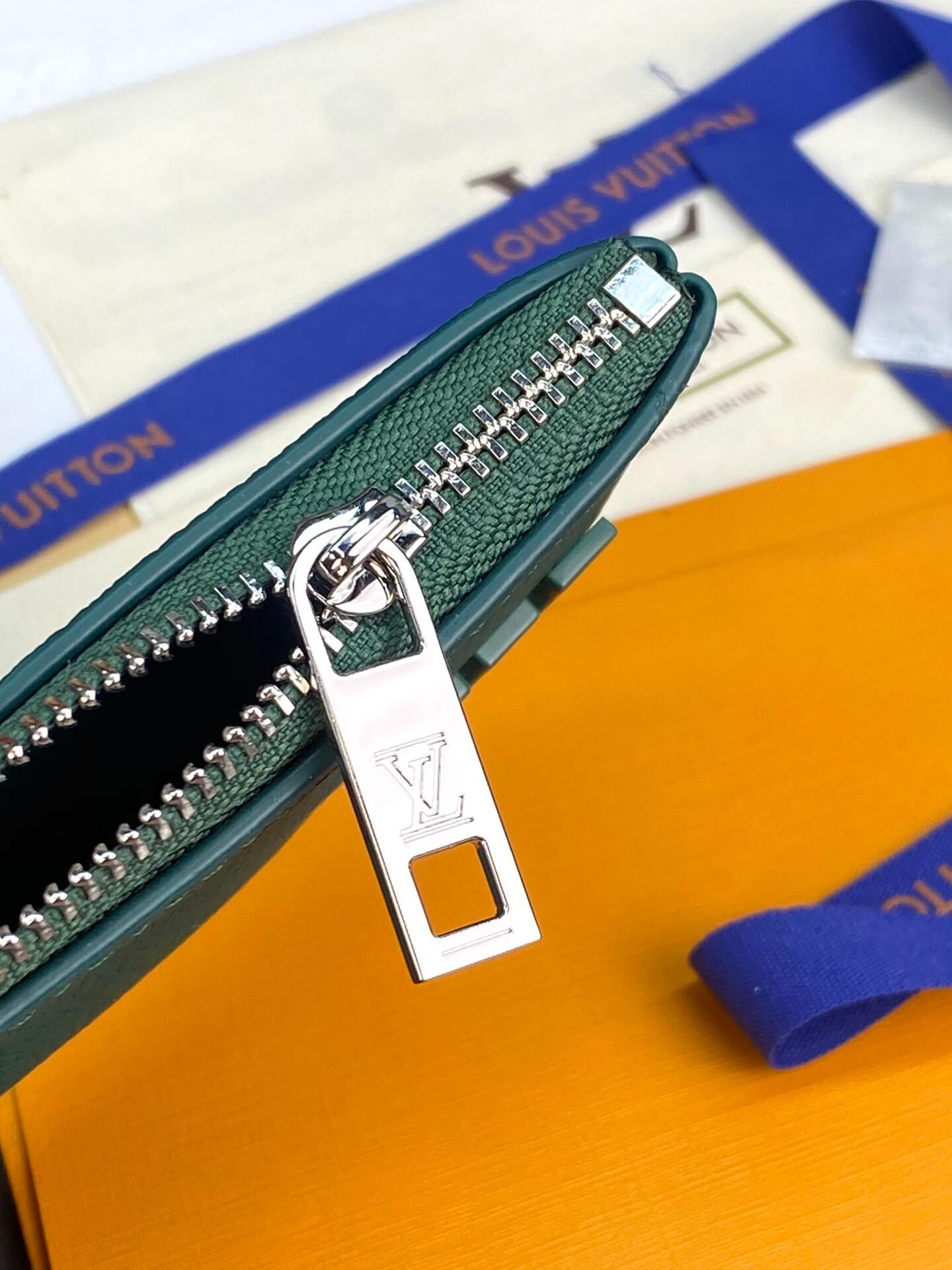 Louis Vuitton Key Pouch - Image 7