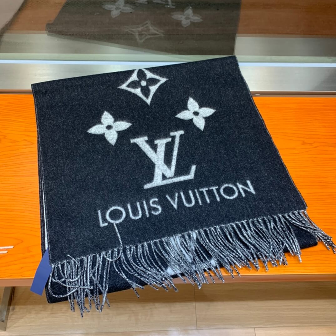 LV Reykjavik Cashmere Scarf - Image 10