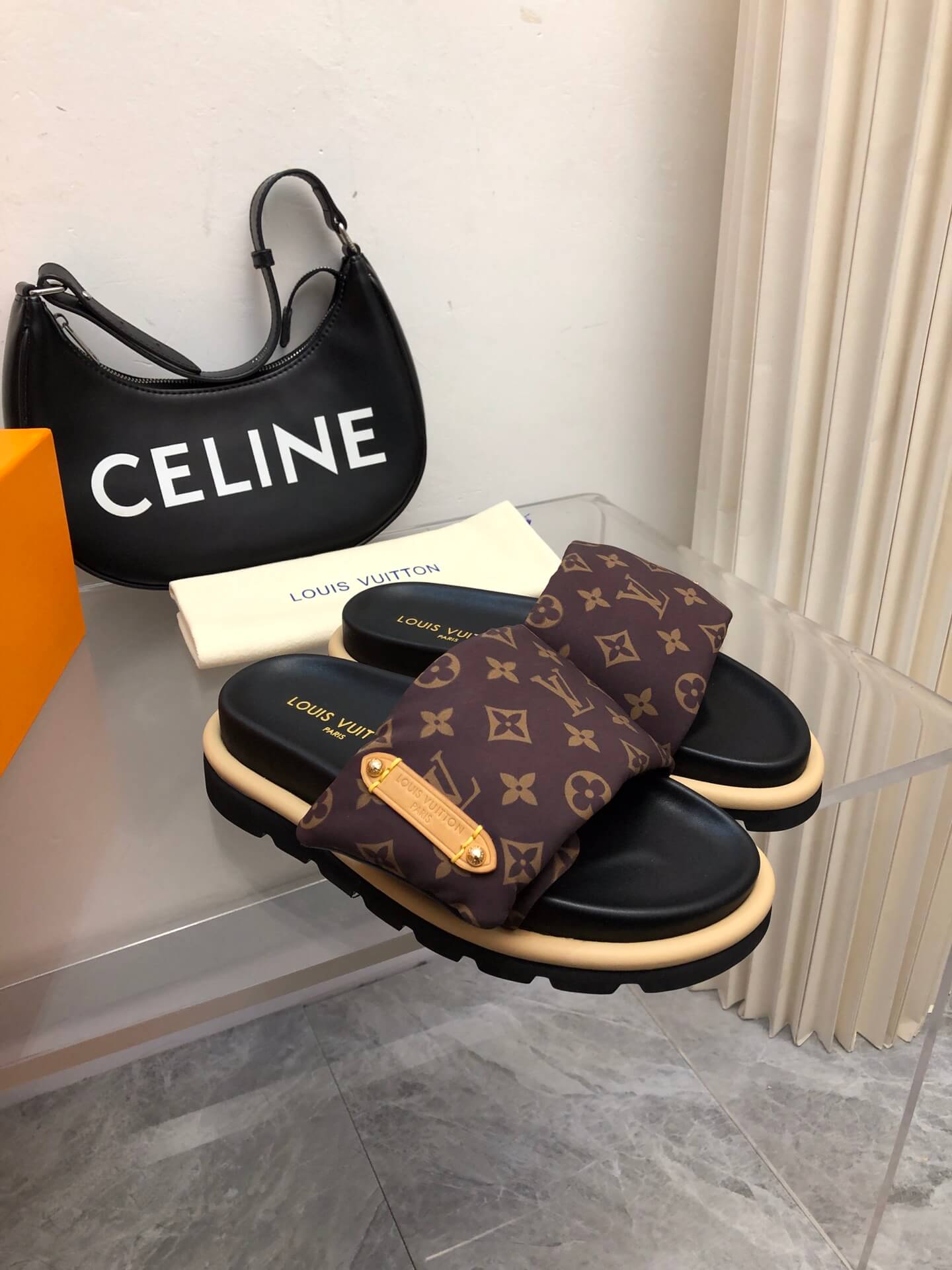 LV Giovanni Sandals - Image 9