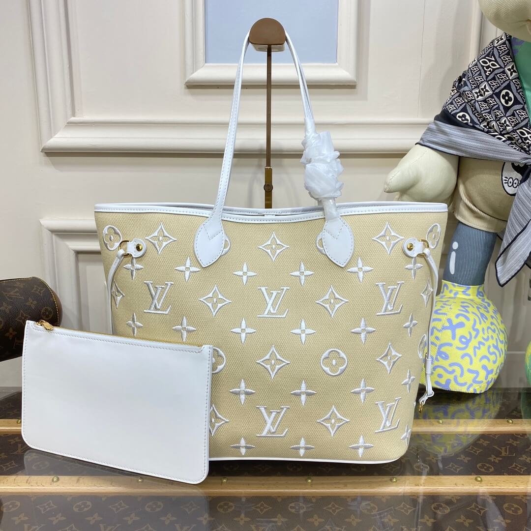 Louis Vuitton Neverfull Bag