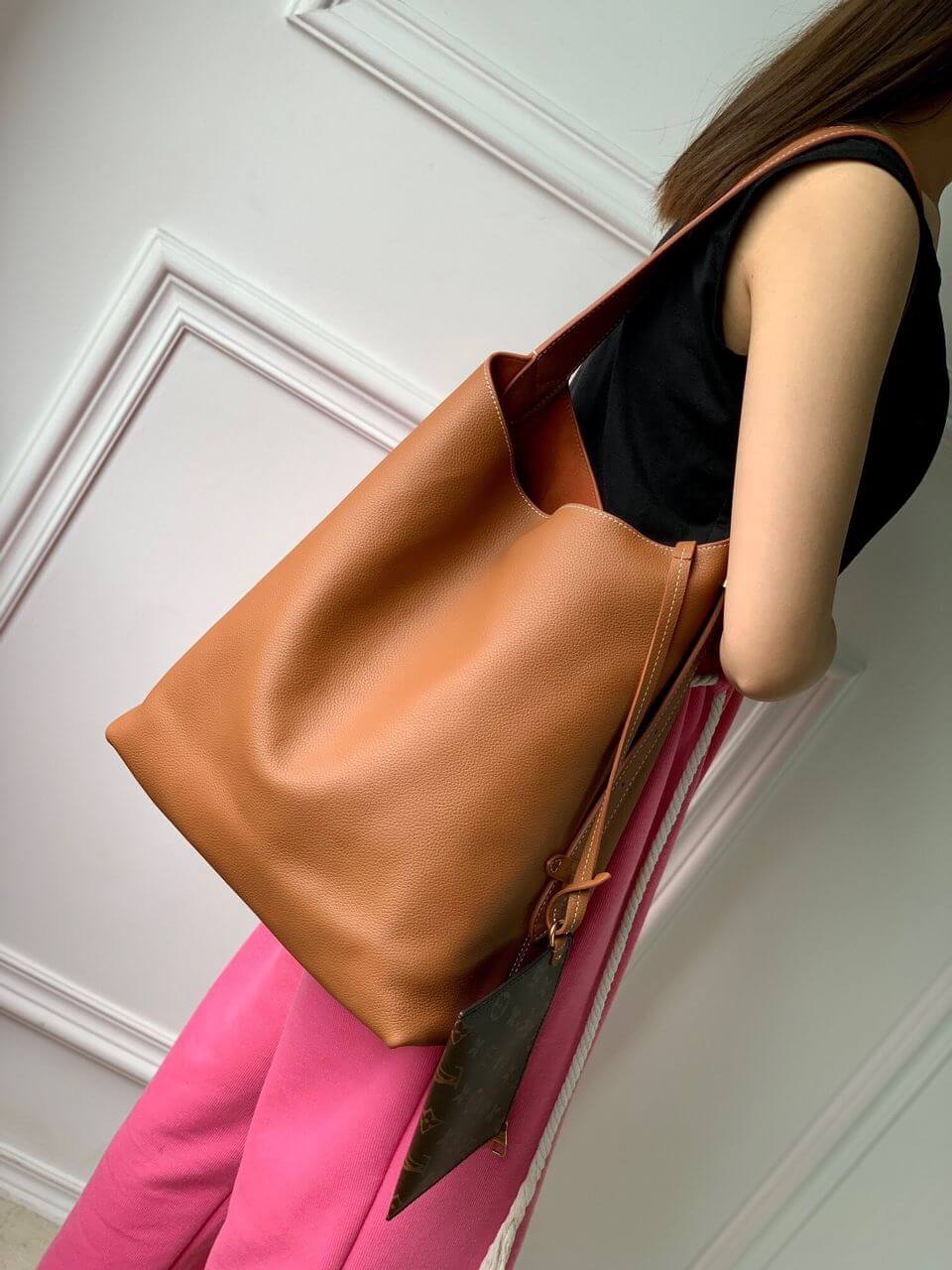 LV Low Key Hobo MM Bag - Image 2