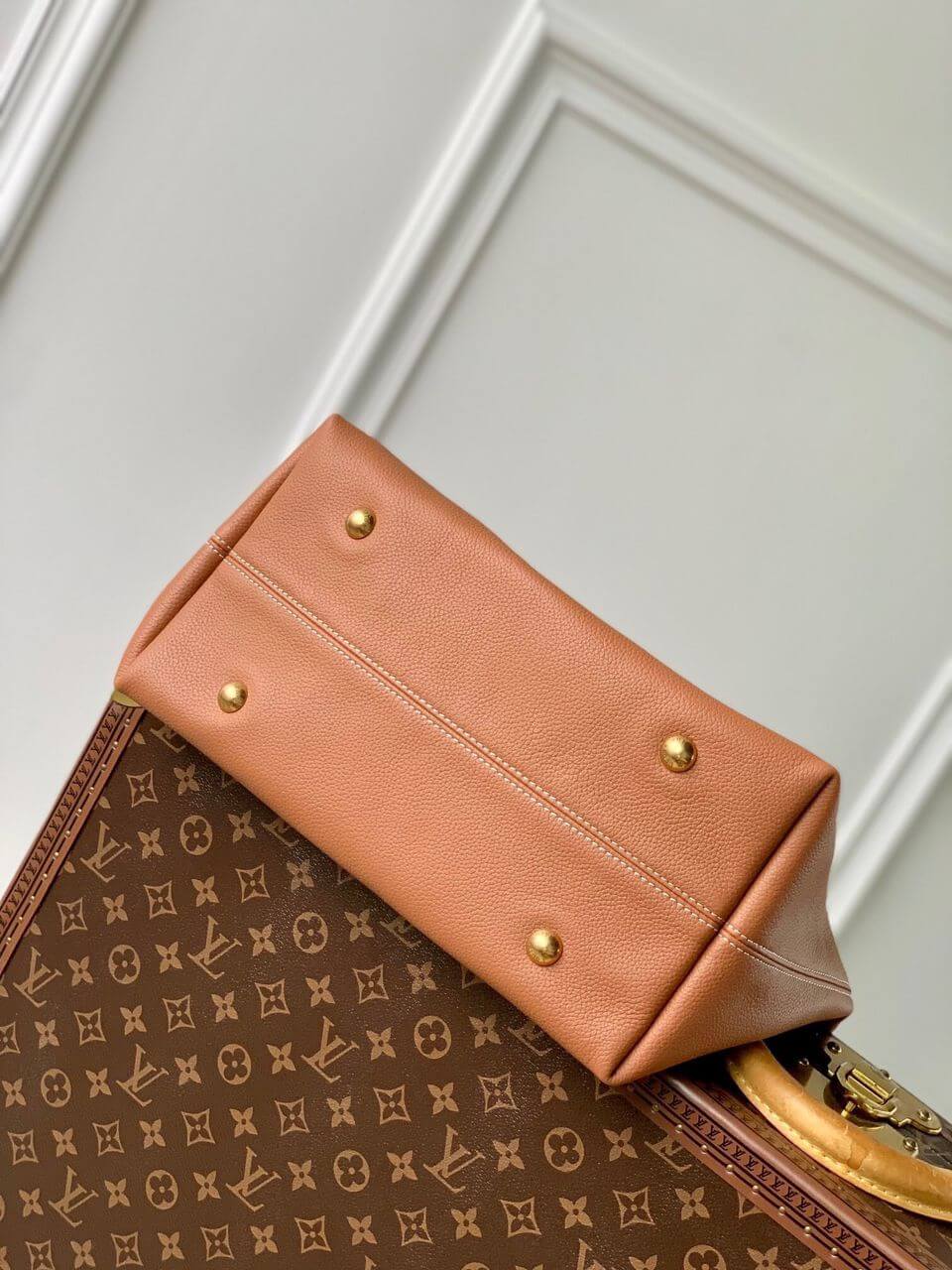 LV Low Key Hobo MM Bag - Image 3