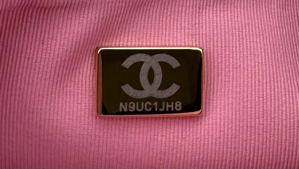 Chanel Tweed Mini Heart Square Flap Pink White Bag - Image 9