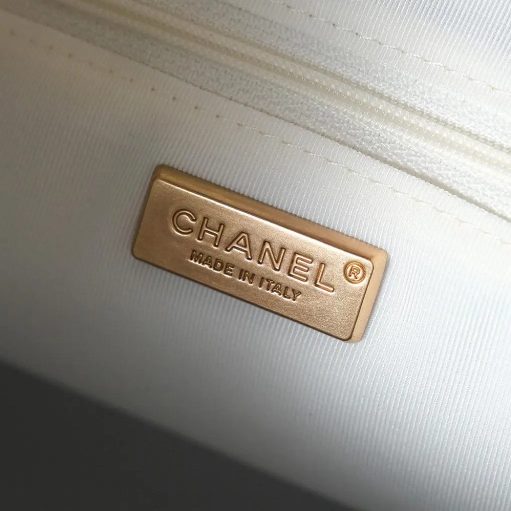 Chanel 25 Medium Handbag, Grained Calfskin - Image 9