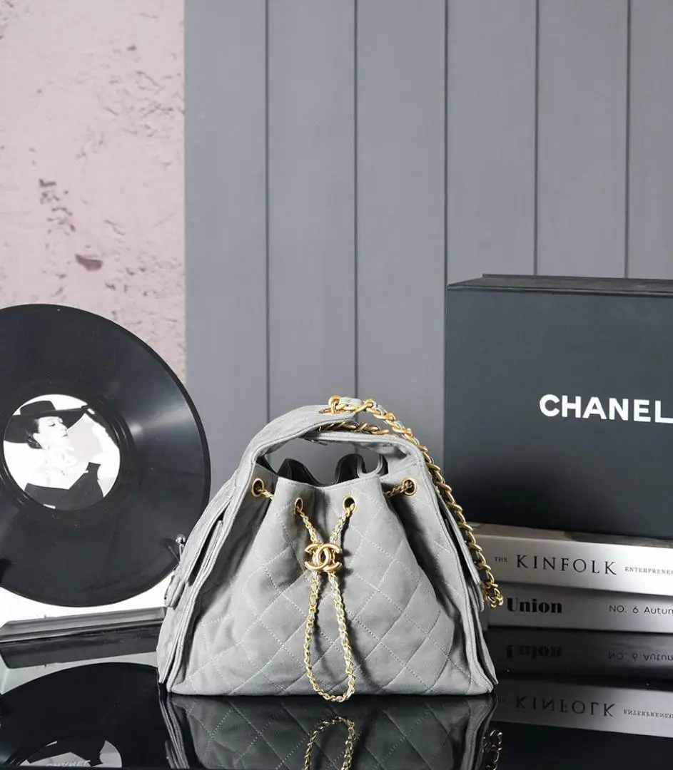 Chanel 25C show drawstring bucket hobo trumpet - Image 9