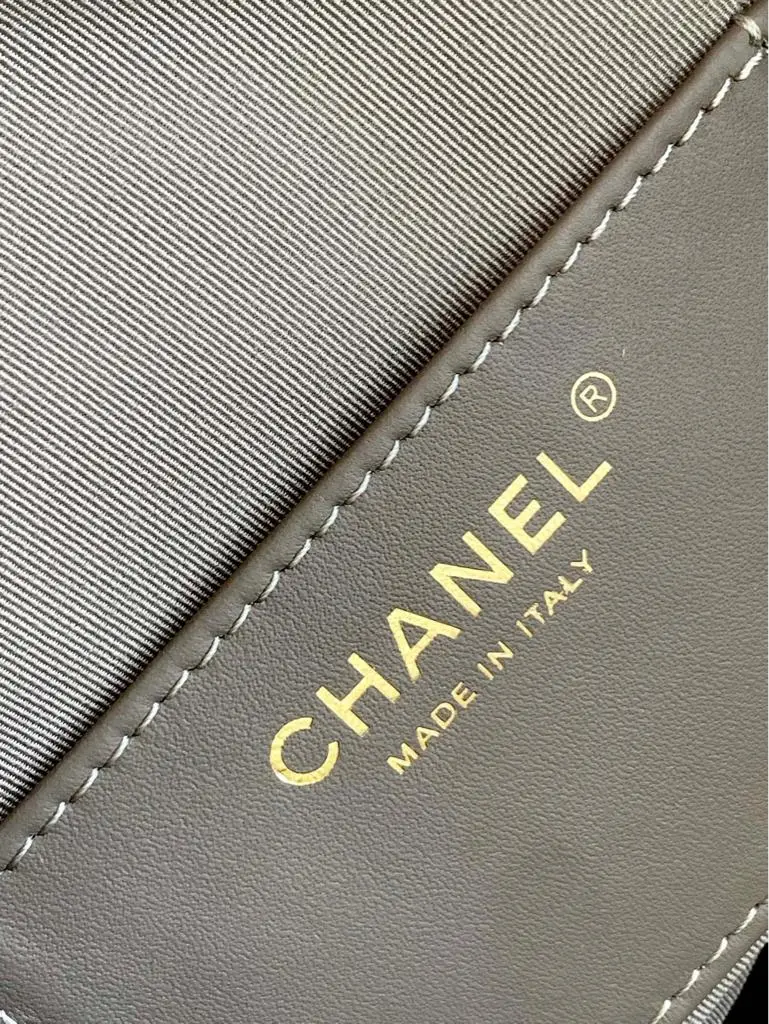 Chanel Affinity Bucket Bag - Image 8