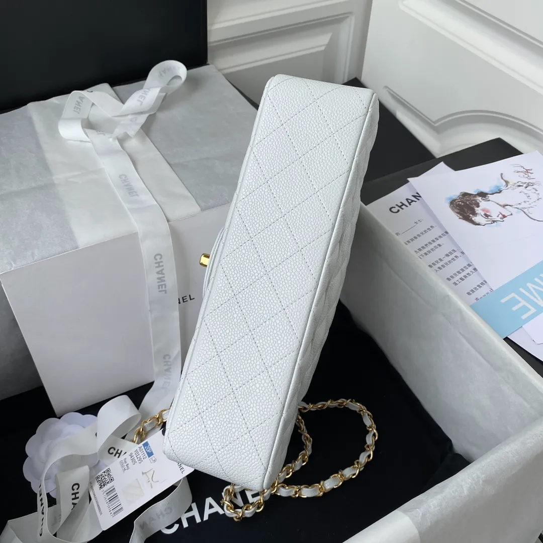 Chanel Classic Medium Flapbag Golden Hardware White - Image 7