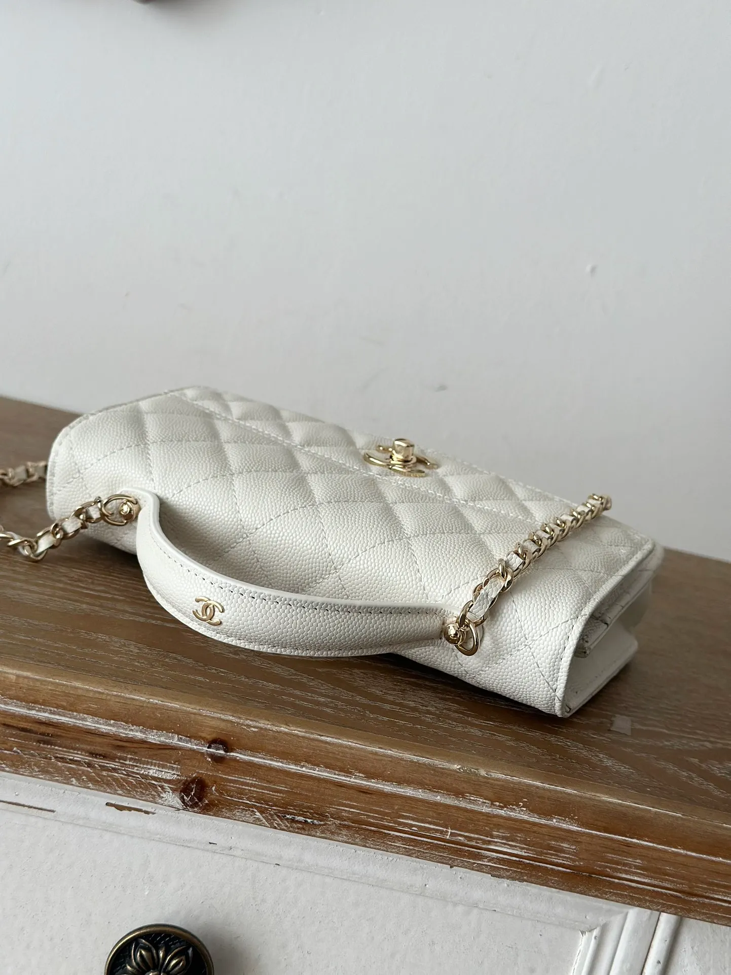 Chanel Mini Flap bag with Top Handle white Cavia - Image 7