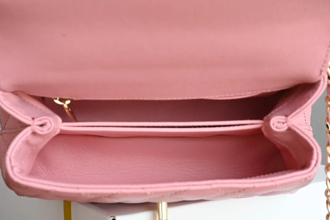 Chanel Pink Quilted Caviar Leather Mini Coco Top Handle Bag Chanel - Image 2