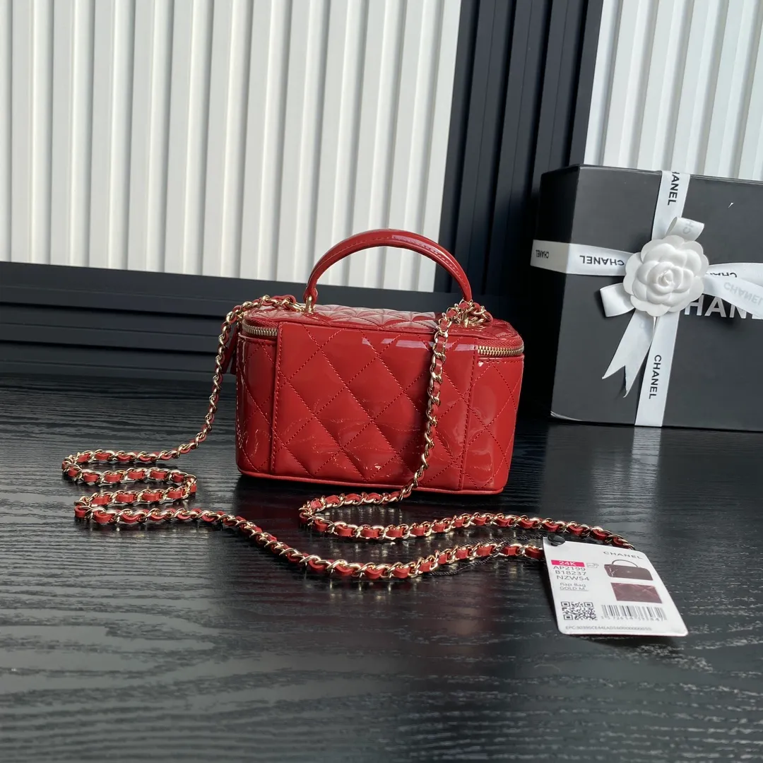 Chanel Red Quilted Lambskin Top Handle Long Vanity Case Aged Gold Hardware - Image 3
