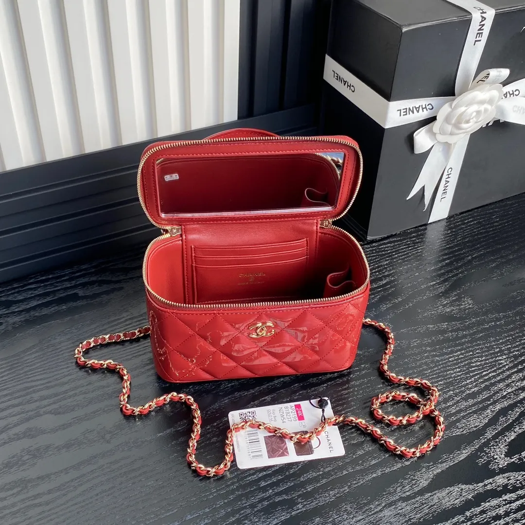Chanel Red Quilted Lambskin Top Handle Long Vanity Case Aged Gold Hardware - Image 7