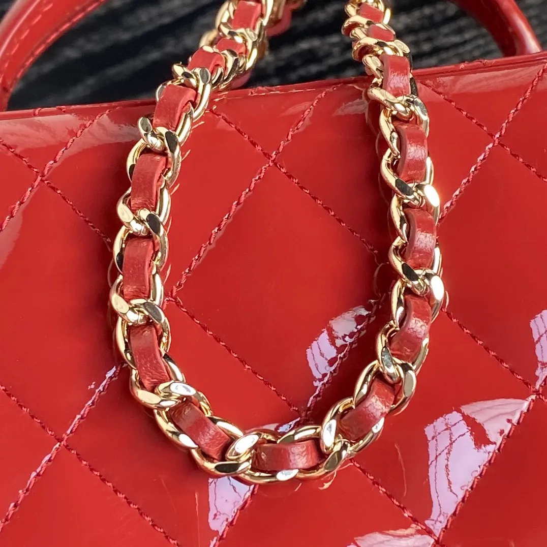 Chanel Red Quilted Lambskin Top Handle Long Vanity Case Aged Gold Hardware - Image 8