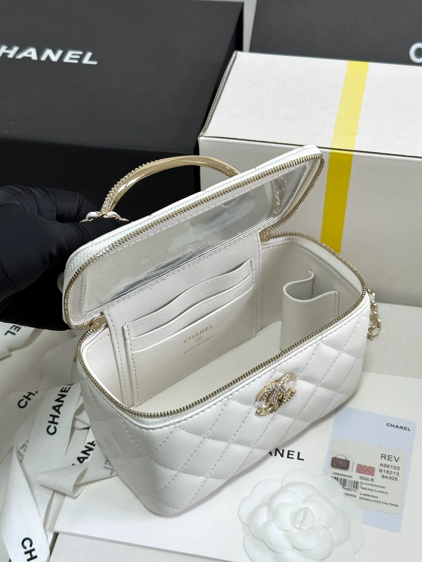 Chanel White Controller Makeup bag - Image 6