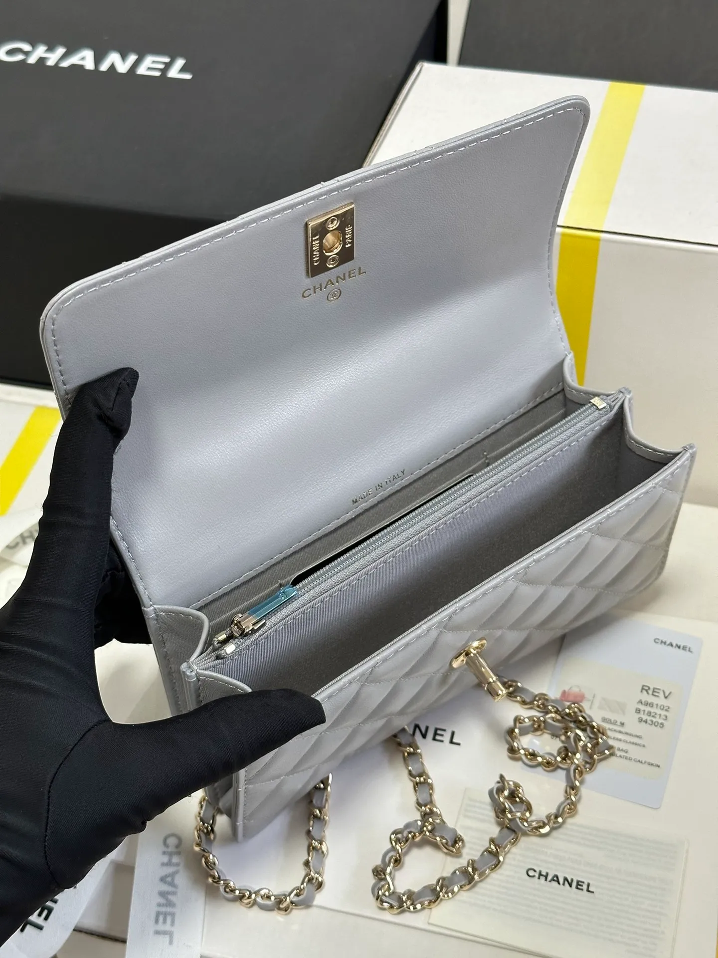 Flap Phone Holder with Chain - Image 9