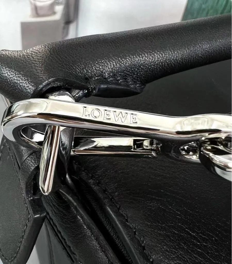 Hvip Bags & Accessories Loewe Puzzle bag in Classic Calfskin black - Image 6