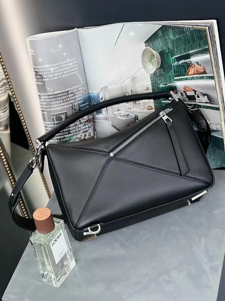 Hvip Bags & Accessories Loewe Puzzle bag in Classic Calfskin black - Image 4