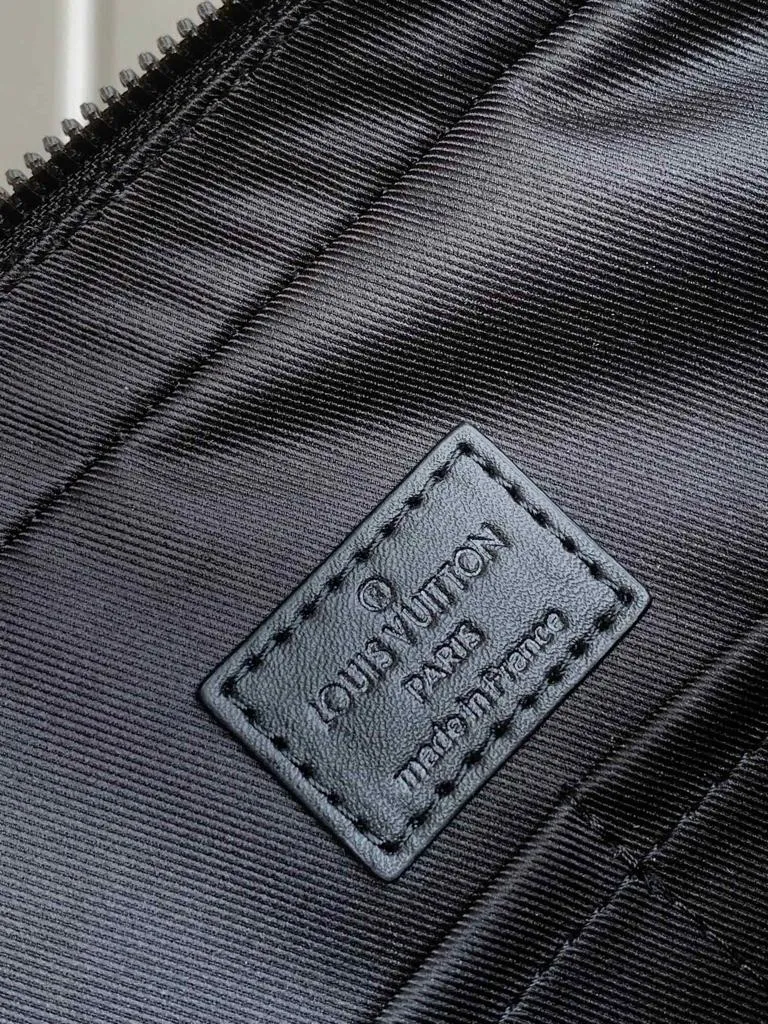 Louis Vuitton Alex Briefcase in Taiga Cowhide Leather Black - Image 4