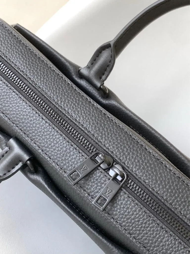Louis Vuitton Alex Briefcase in Taiga Cowhide Leather Black - Image 9