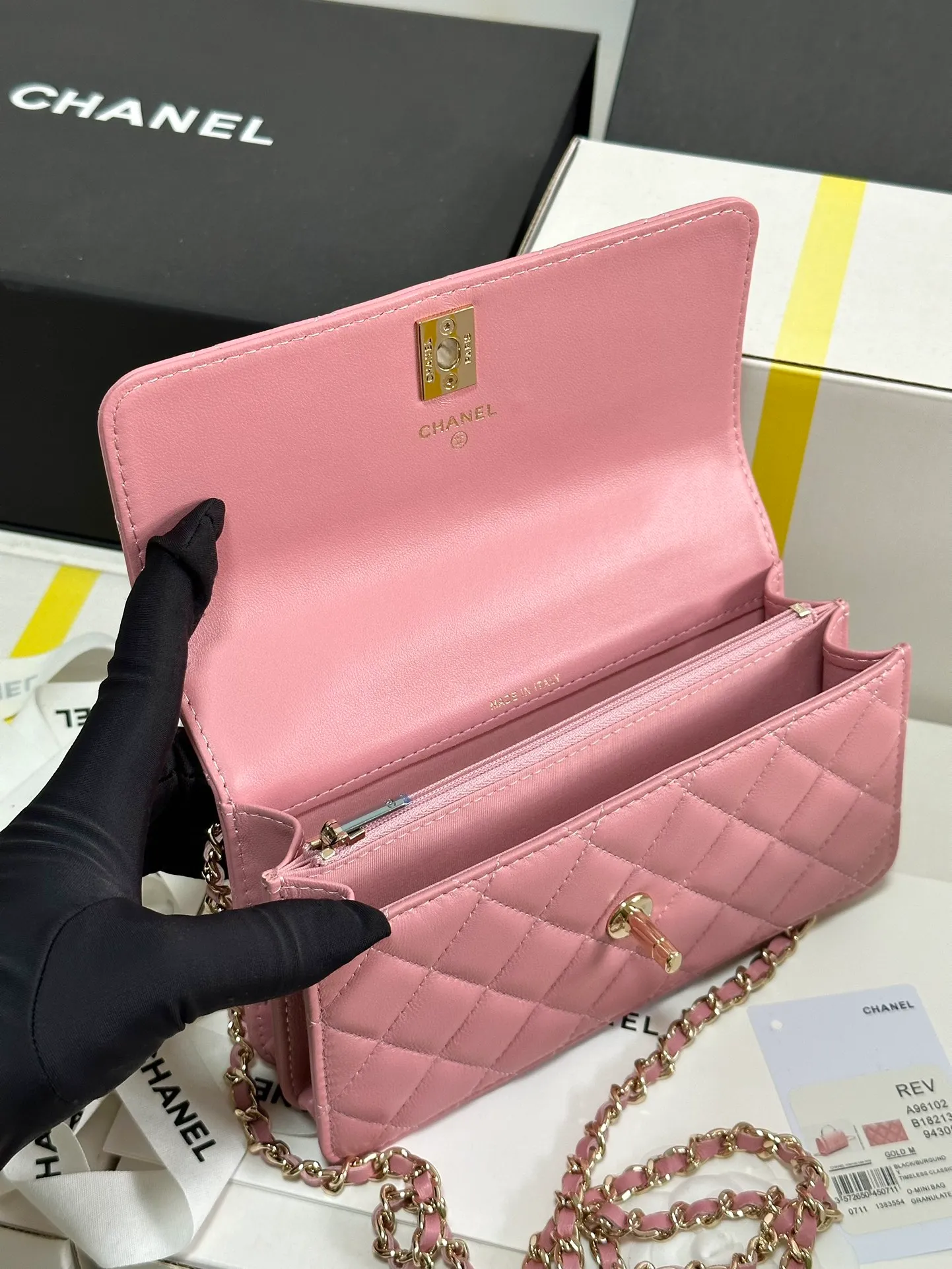 Mini Flap bag, Shiny Lambskin & Gold-tone metal, pink - Image 7
