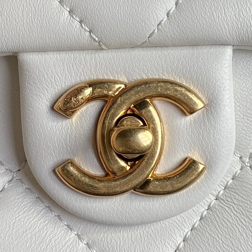 Chanel Flap Chain Shoulder Bag White Small - Image 4