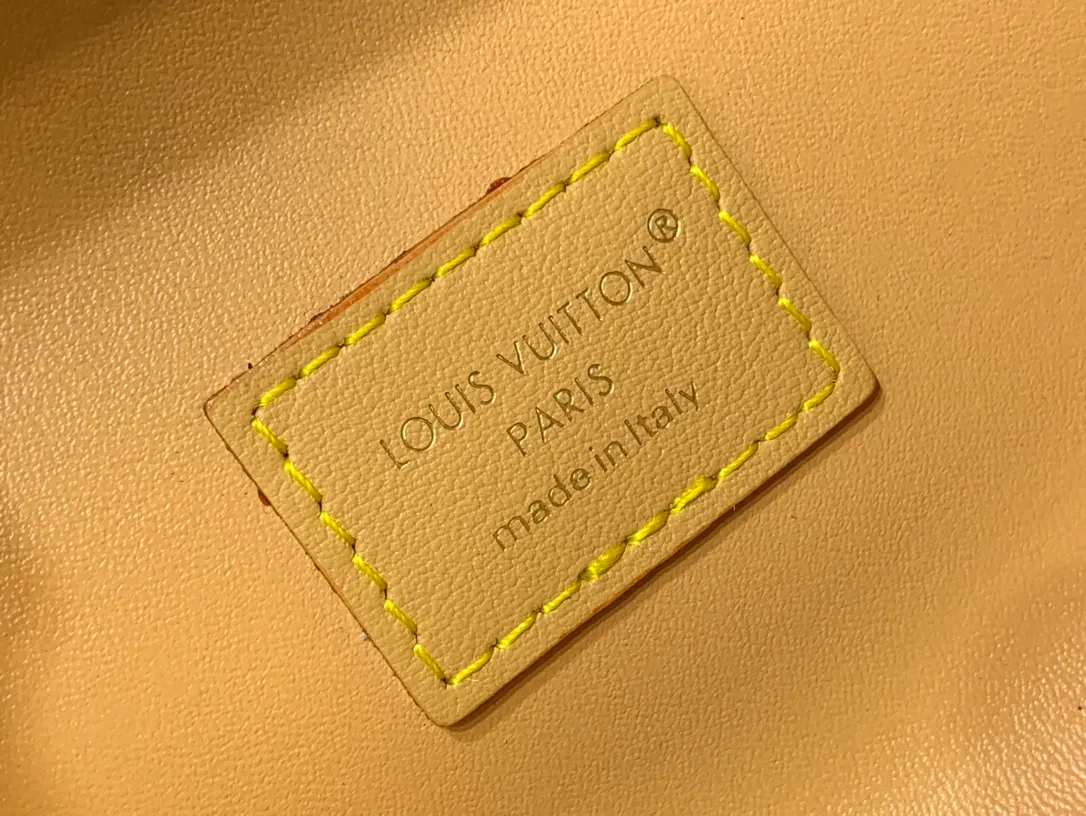 Bone Wearable Wallet Monogram Canvas Bags - Image 10