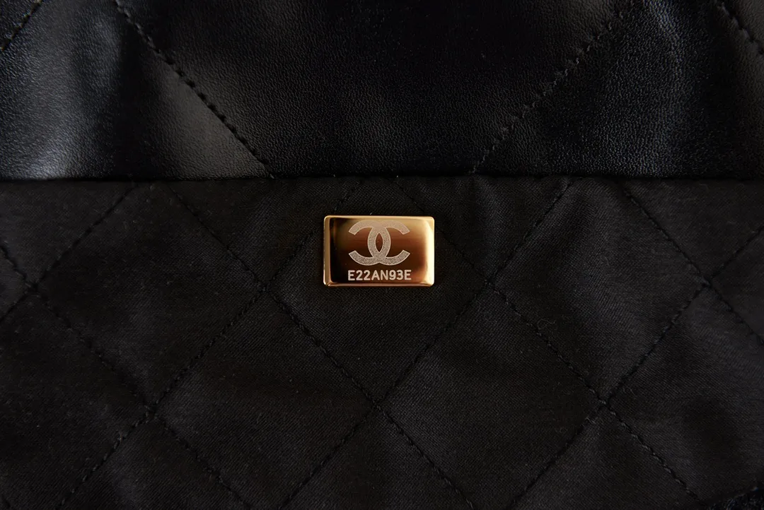 CHANEL 22Bag Small Handbag Shoulder Bag Shiny Calfskin Black - Image 2