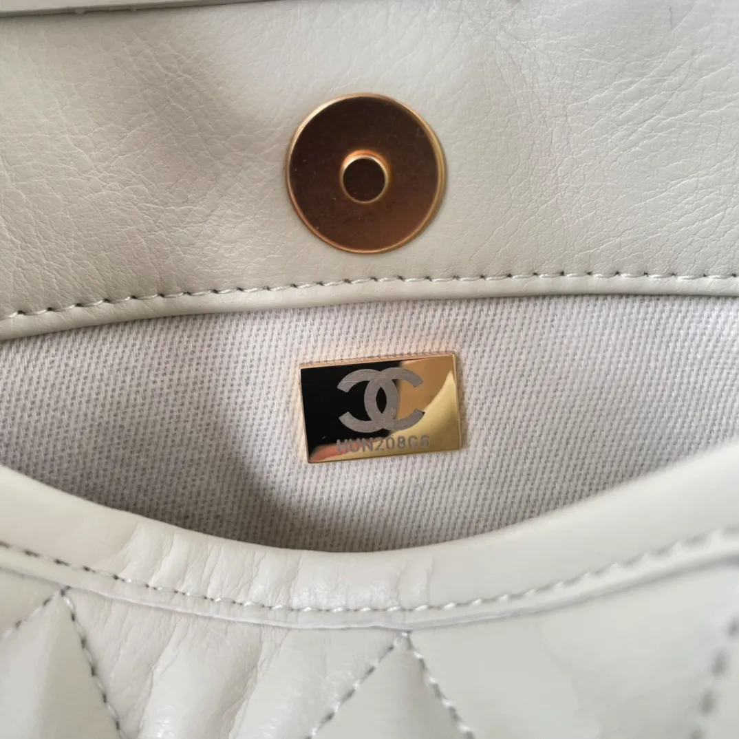CHANEL Calfskin Quilted CC Hobo Handbag White - Image 2