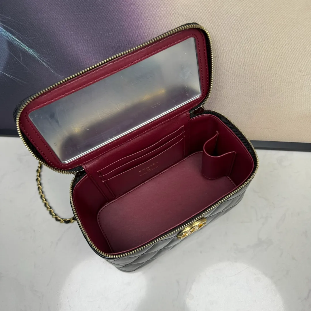 CHANEL Lambskin Enamel Quilted Logo Small Vanity Case With Chain Black - Image 2