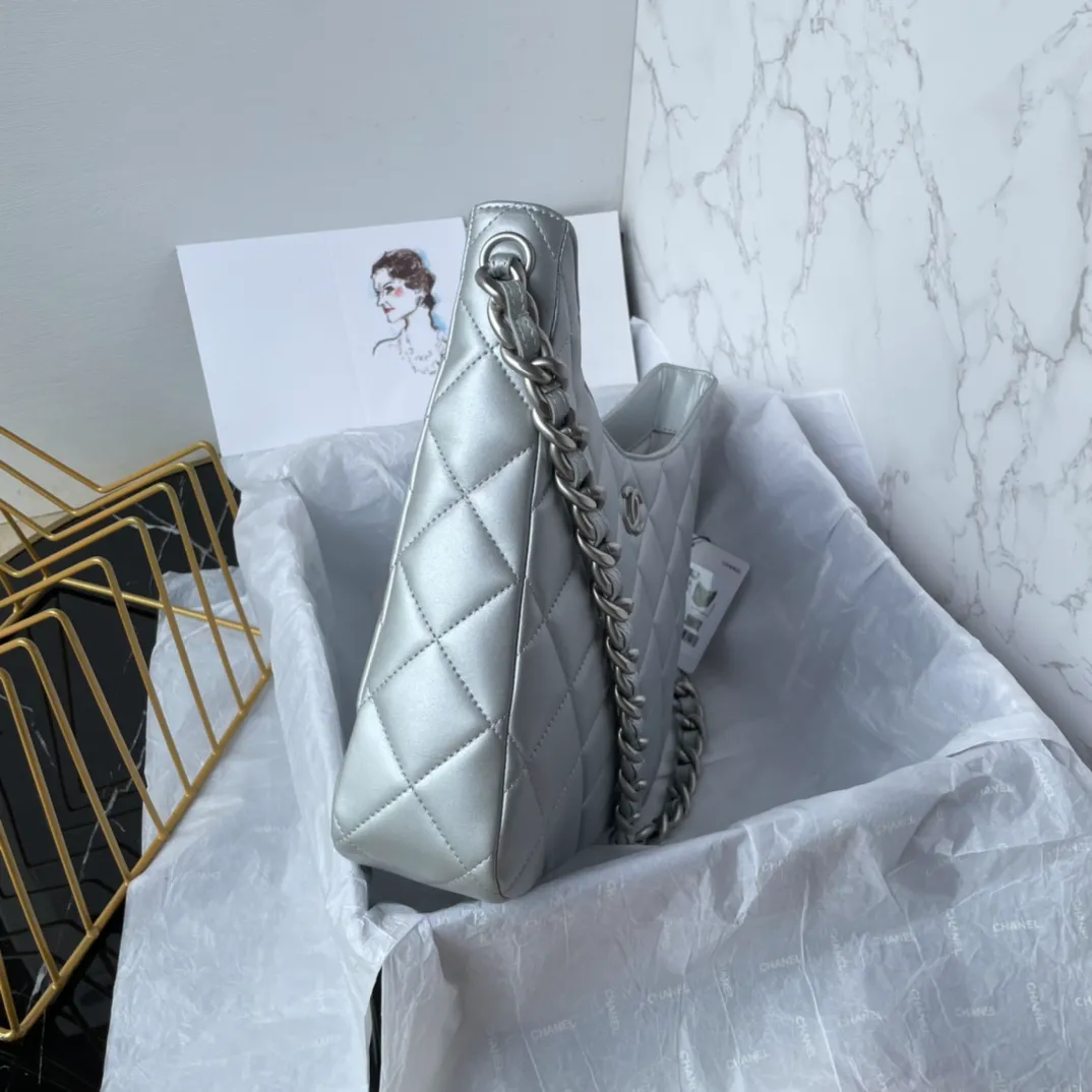 CHANEL Metallic Lambskin Chain Rows Quilted Chain Hobo Silver - Image 6
