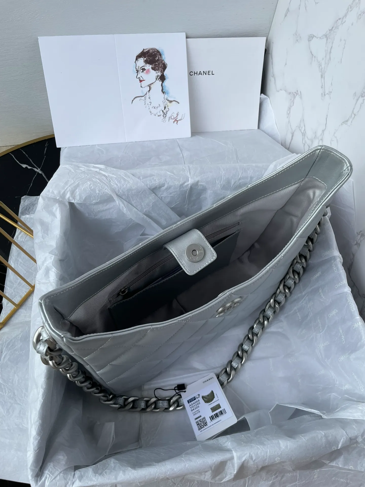CHANEL Metallic Lambskin Chain Rows Quilted Chain Hobo Silver - Image 9