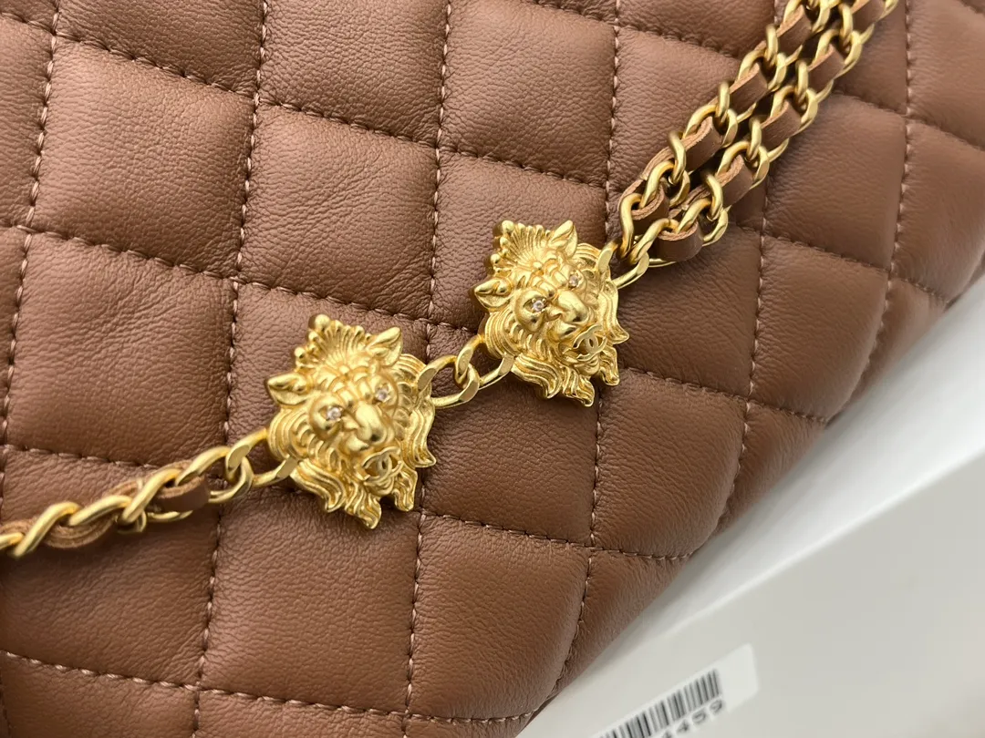 CHANEL Pre-Owned Quilted Lambskin Leo Shoulder Bag - Image 4