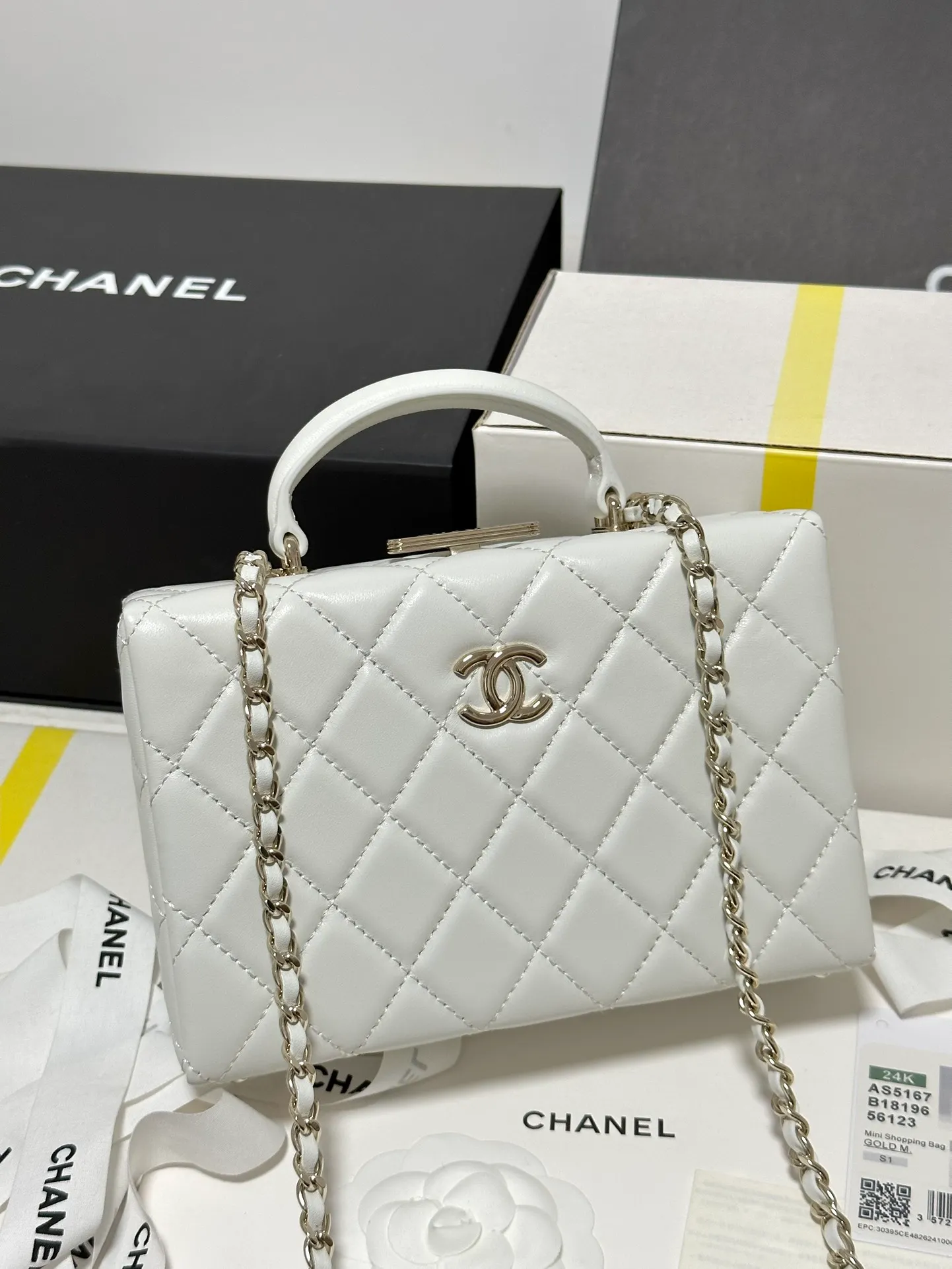 Chanel 22s Vanity White Caviar Gold Hardware