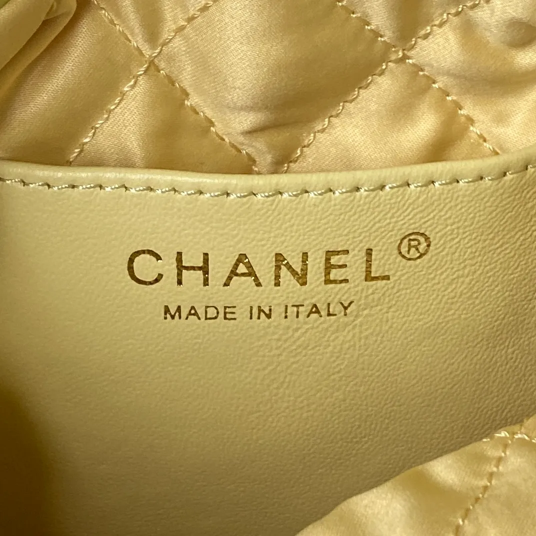 CHANEL Shiny Calfskin Quilted - Image 5