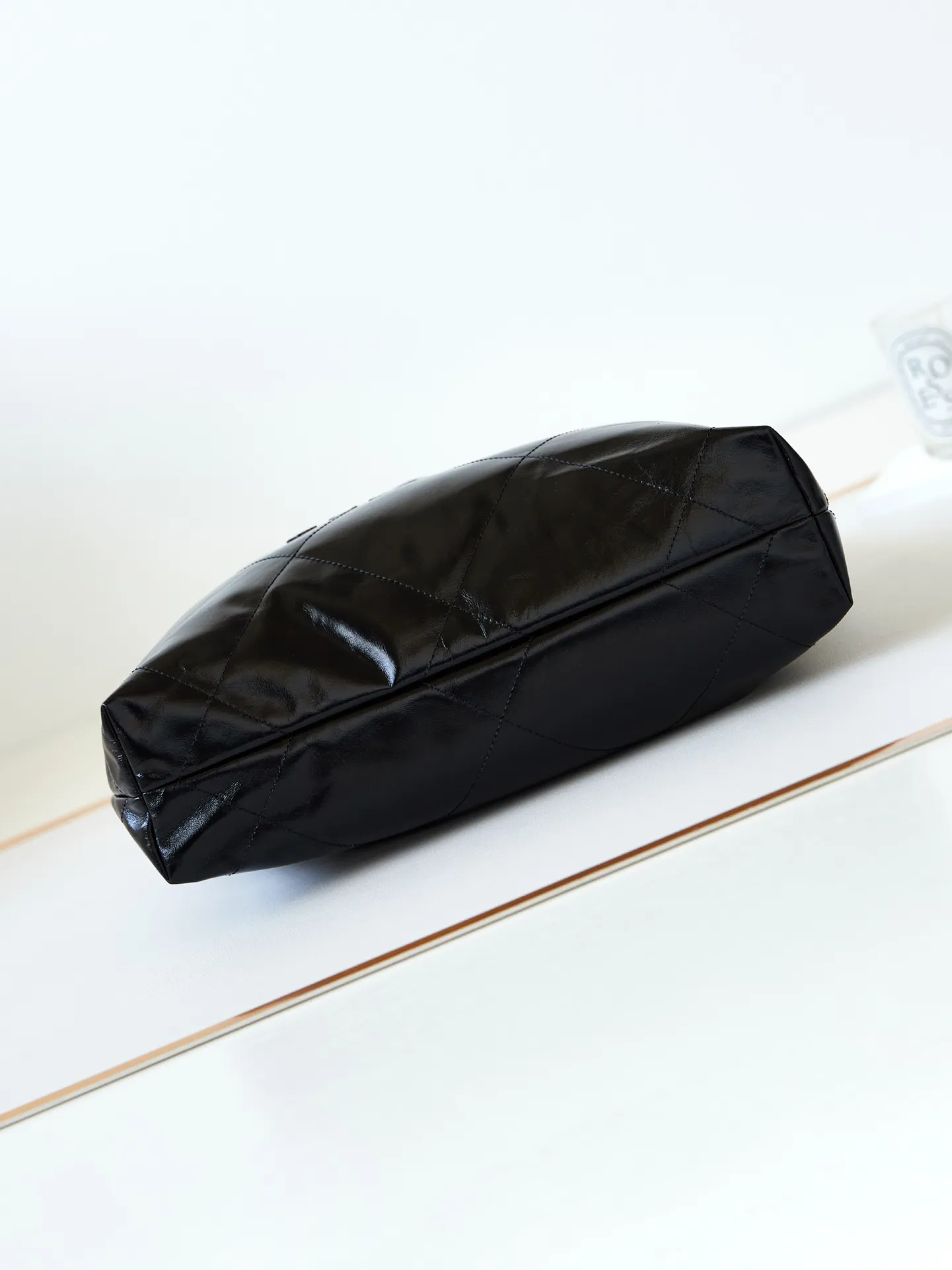 CHANEL Small 22 Bag SO Black Calfskin Black - Image 6