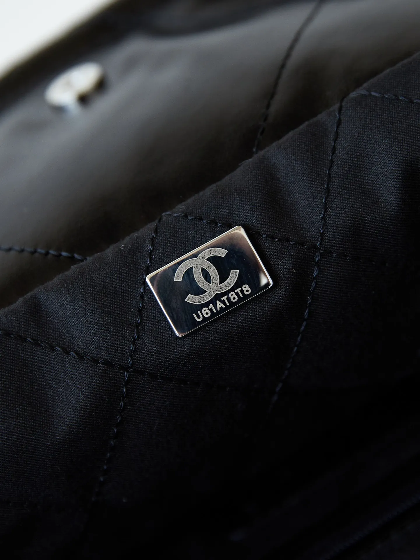 CHANEL Small 22 Bag SO Black Calfskin Black - Image 9