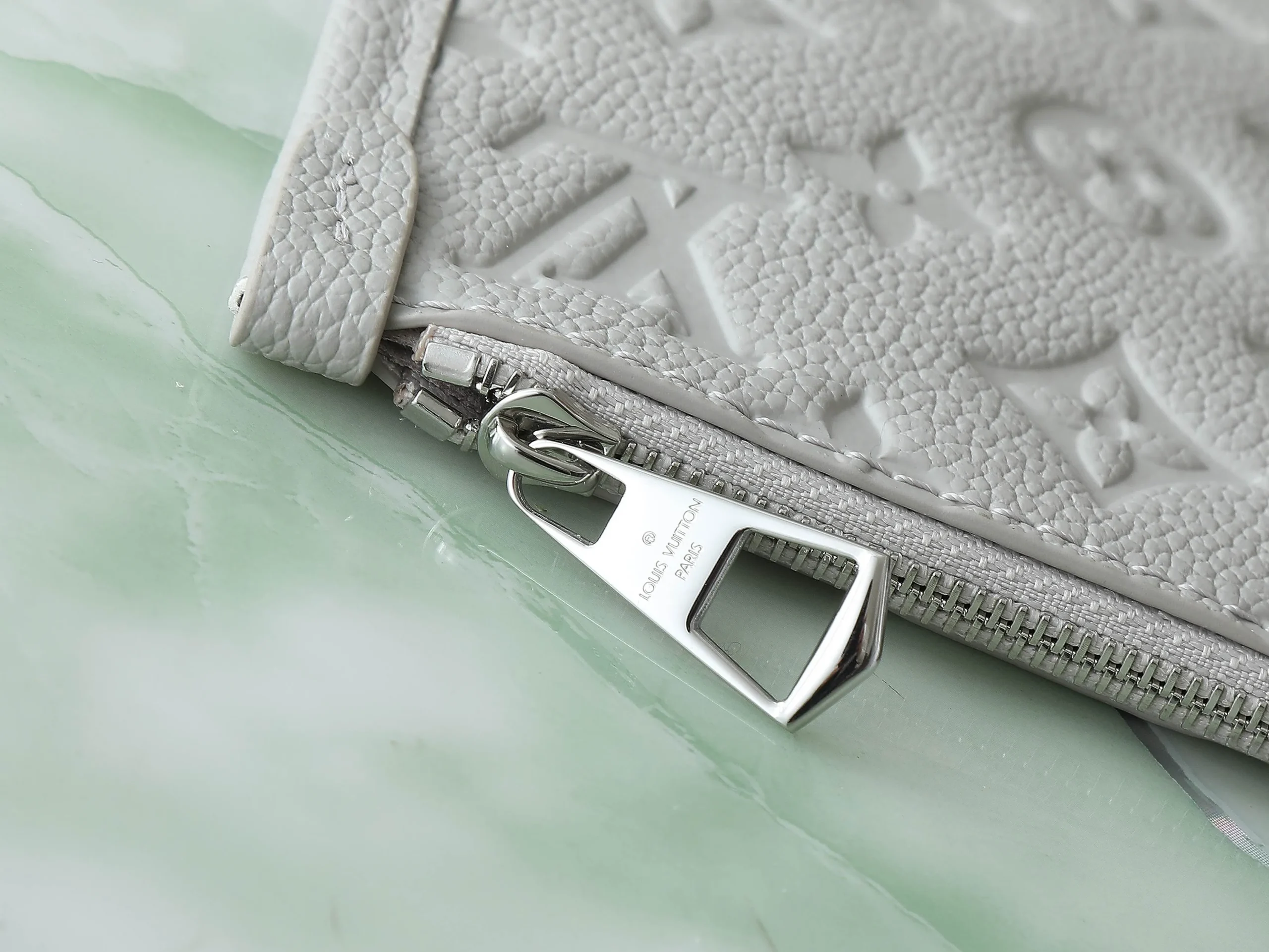 CarryAll MM Monogram Empreinte Leather - Image 3