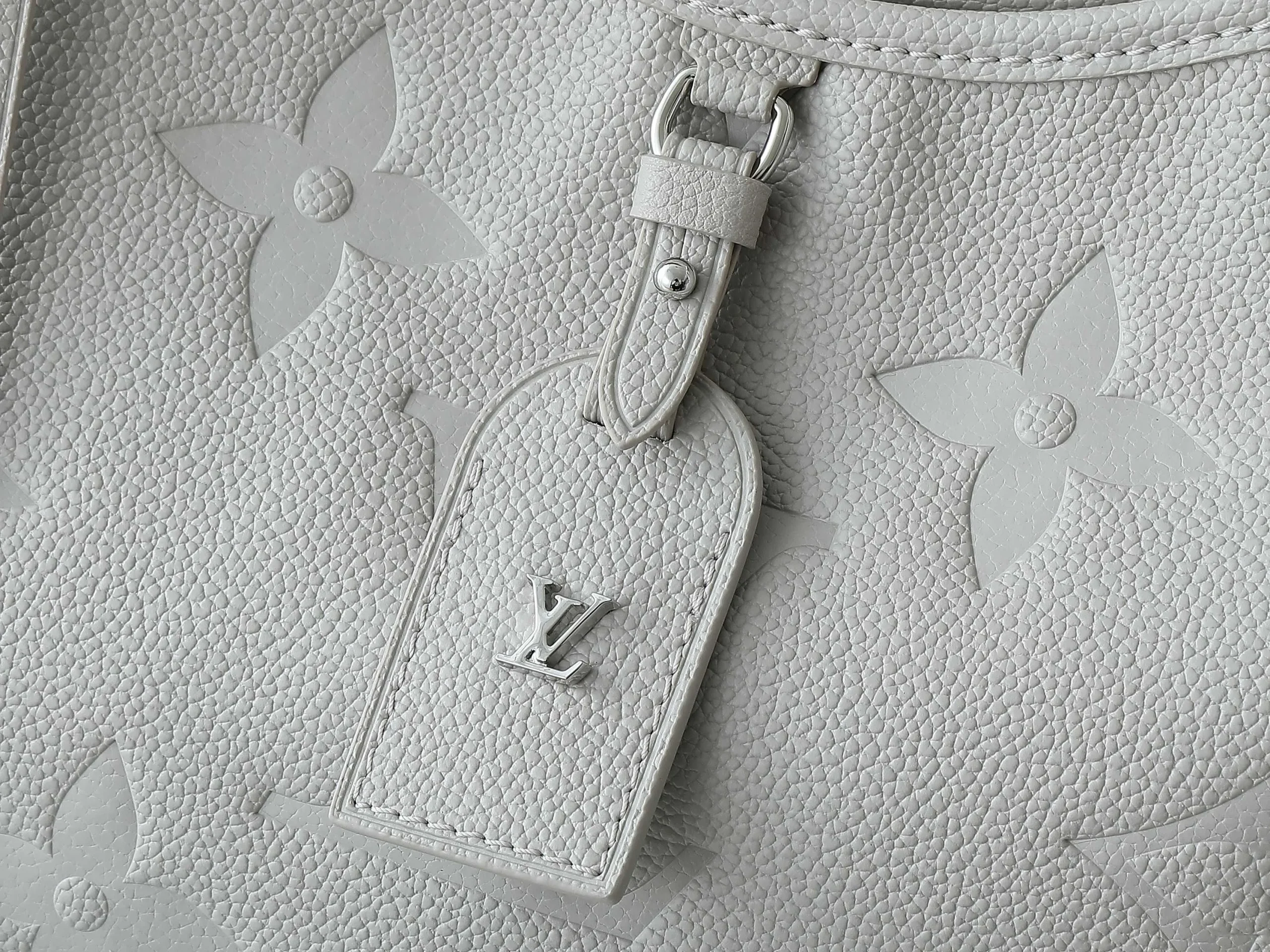 CarryAll MM Monogram Empreinte Leather - Image 8