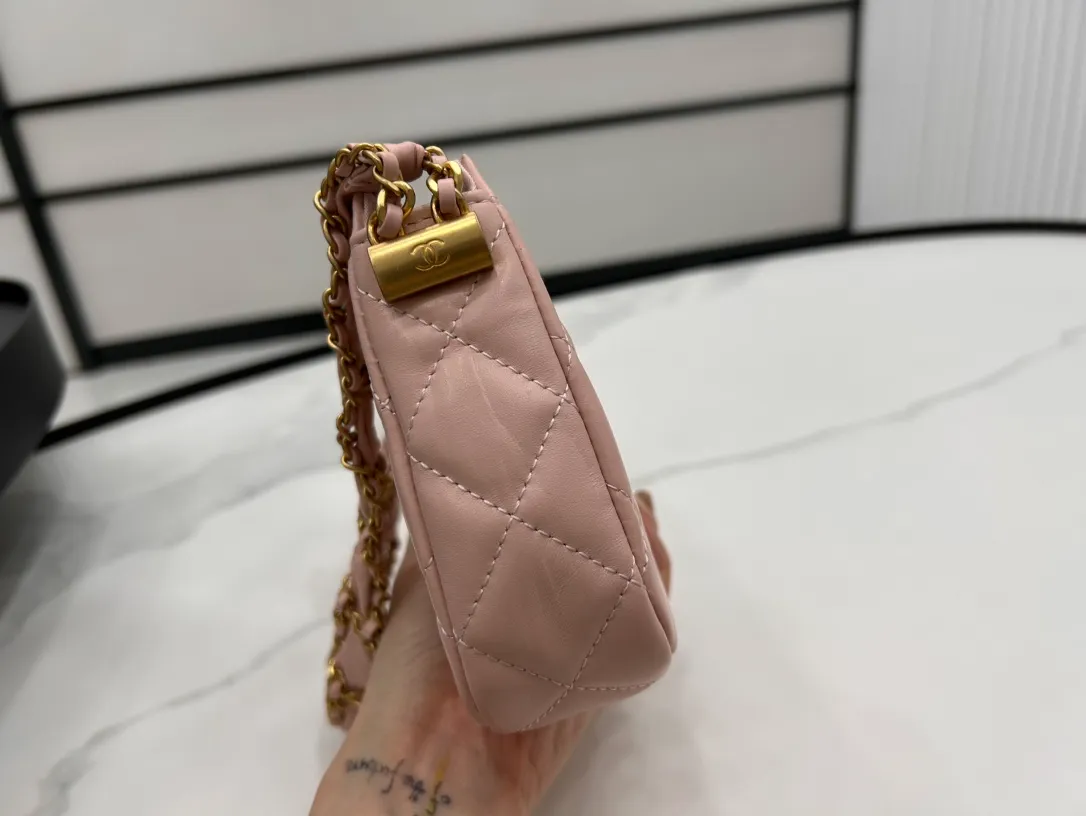 Chanel 22k Hobo Shoulder Bag with Logo Chain Lambskin Pink GHW - Image 8
