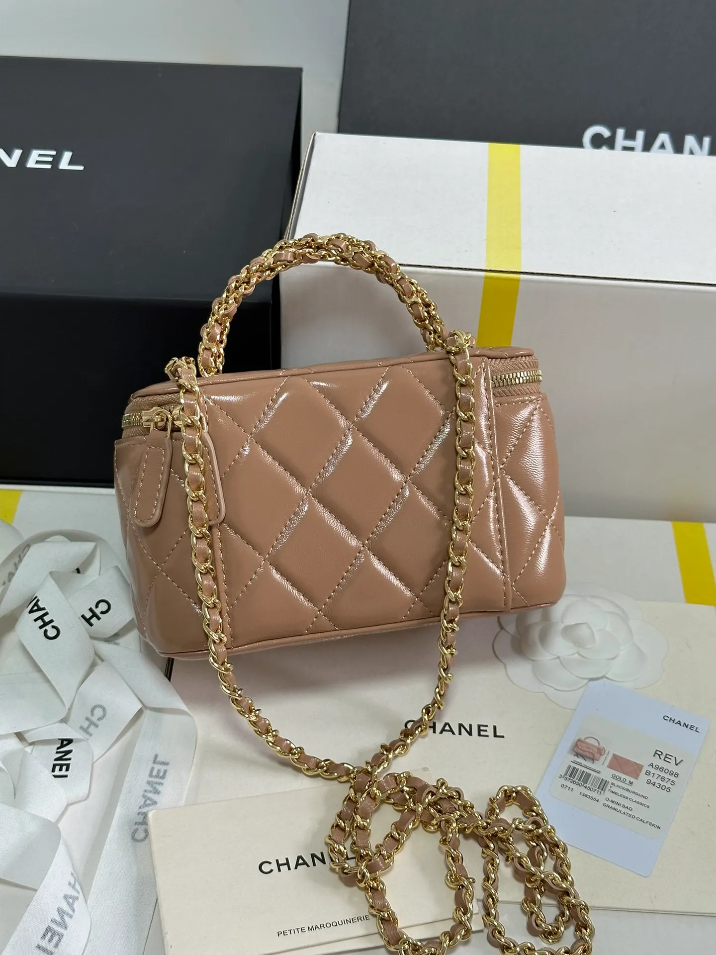 Chanel 22k Vanity Case, Luxury, Bags & Wallets on Carousell - Image 2