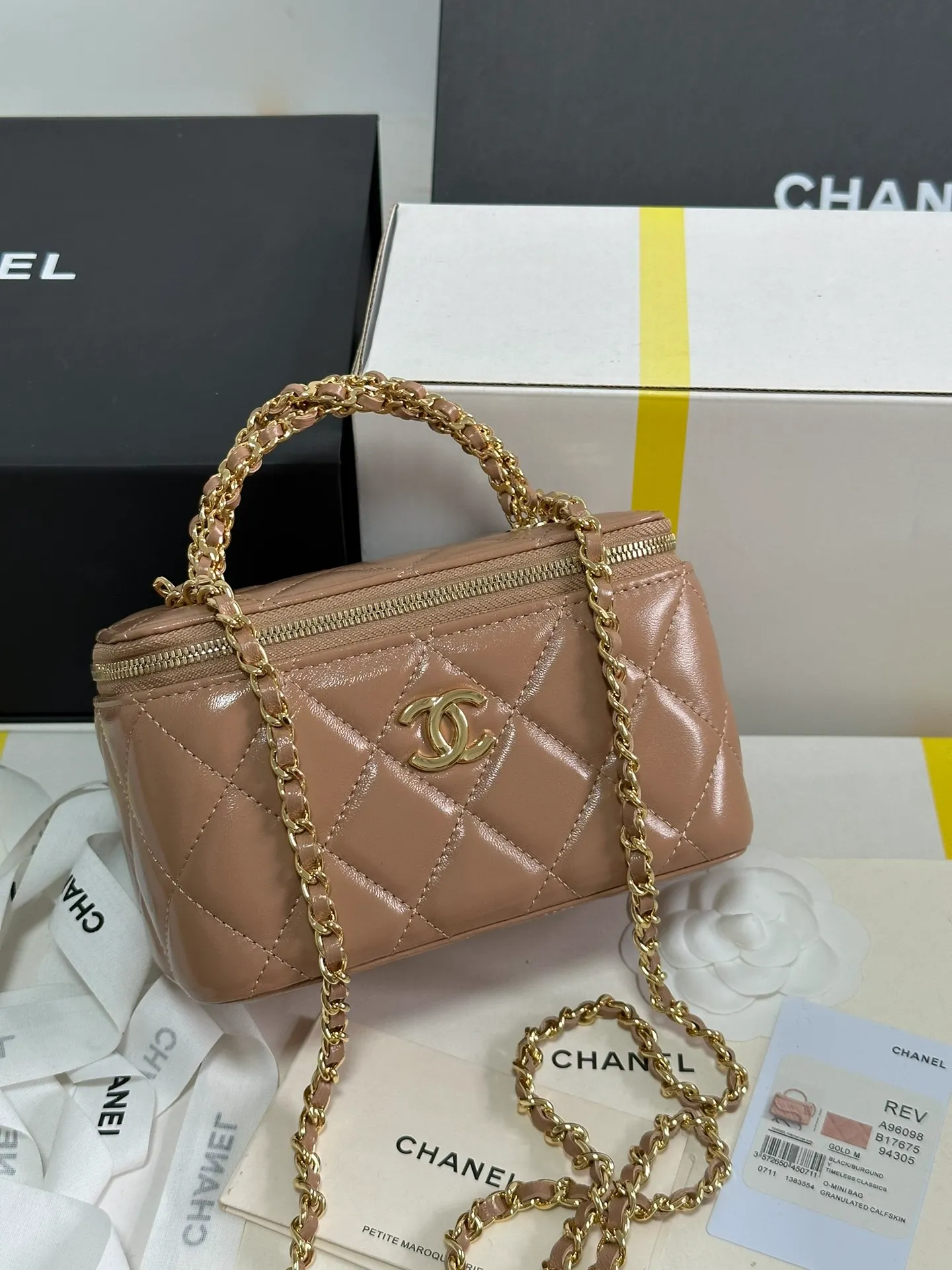 Chanel 22k Vanity Case, Luxury, Bags & Wallets on Carousell - Image 4