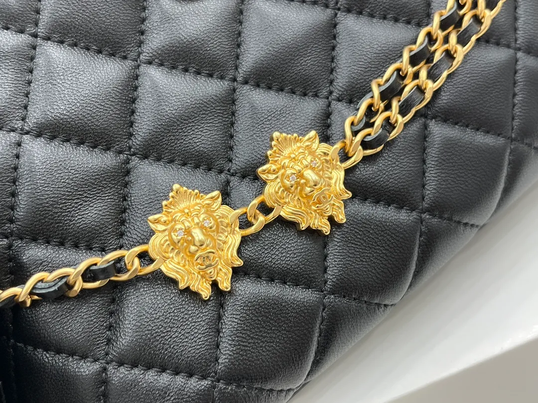 Chanel 23A Black and Gold Lion Emblem Chain Bag - Image 4
