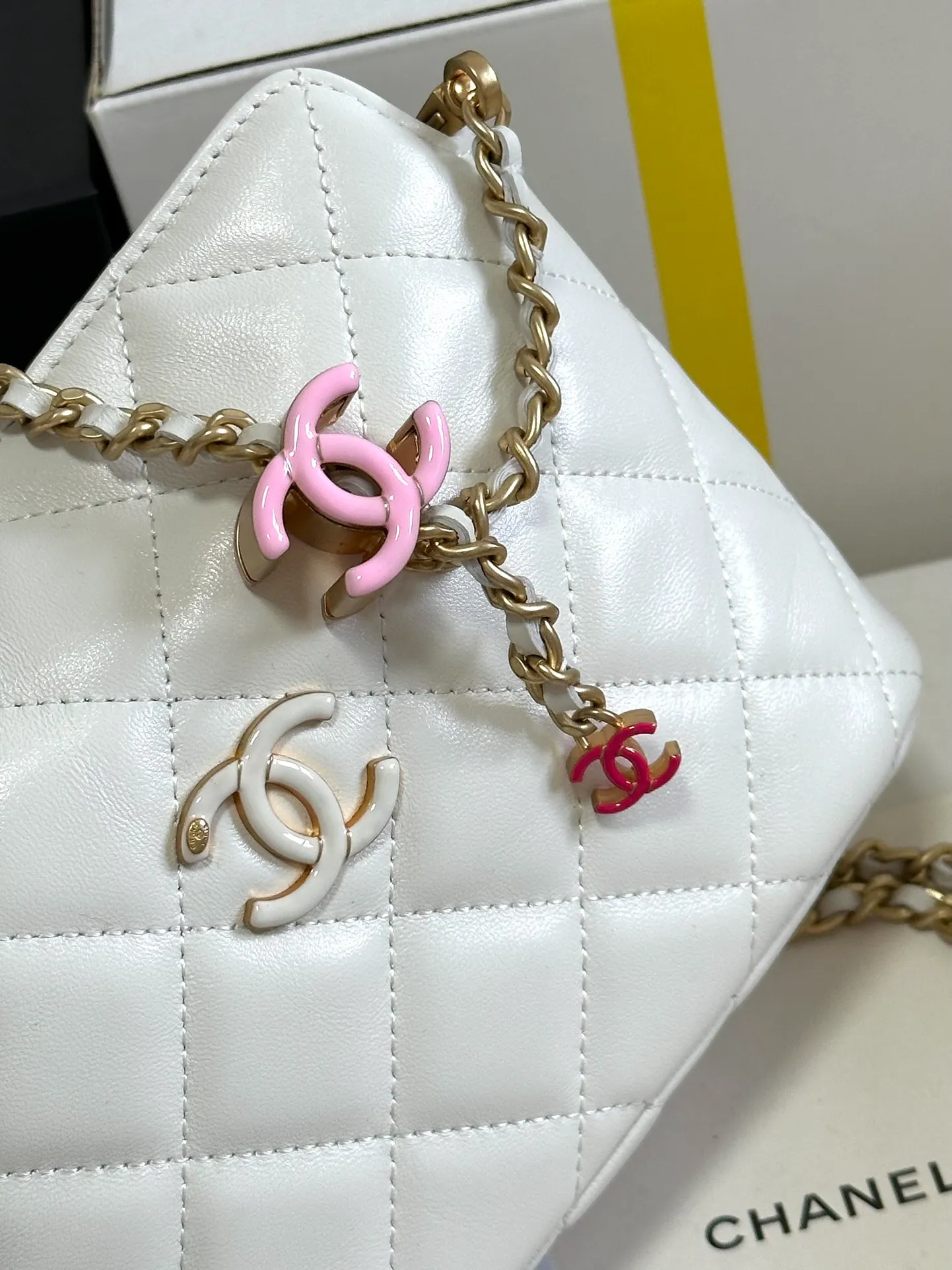 Chanel 24A Pink Enamel Double C white leather Gold Chain - Image 6