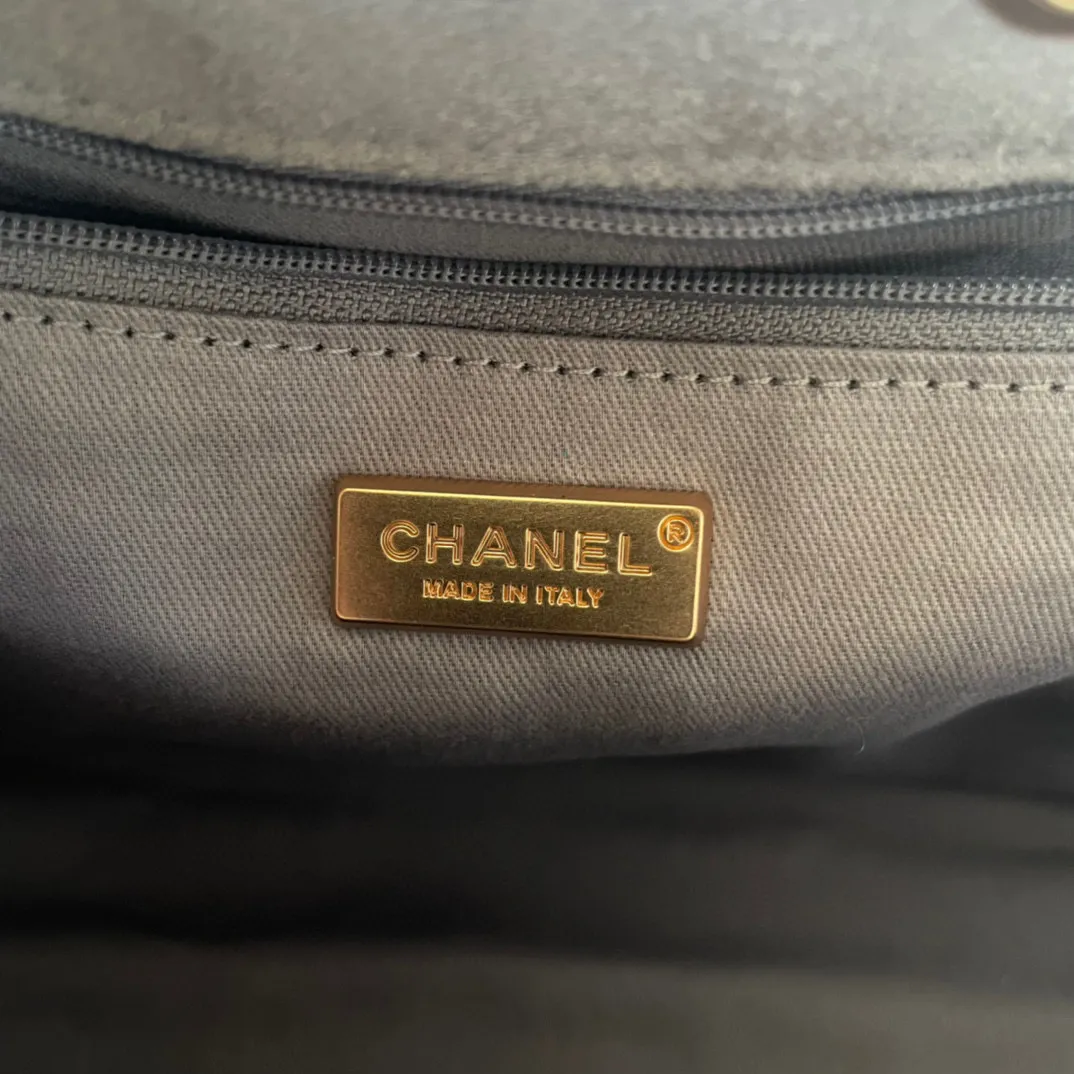 Chanel 25 Hobo Small suede Grey Gold Hardware - Image 11