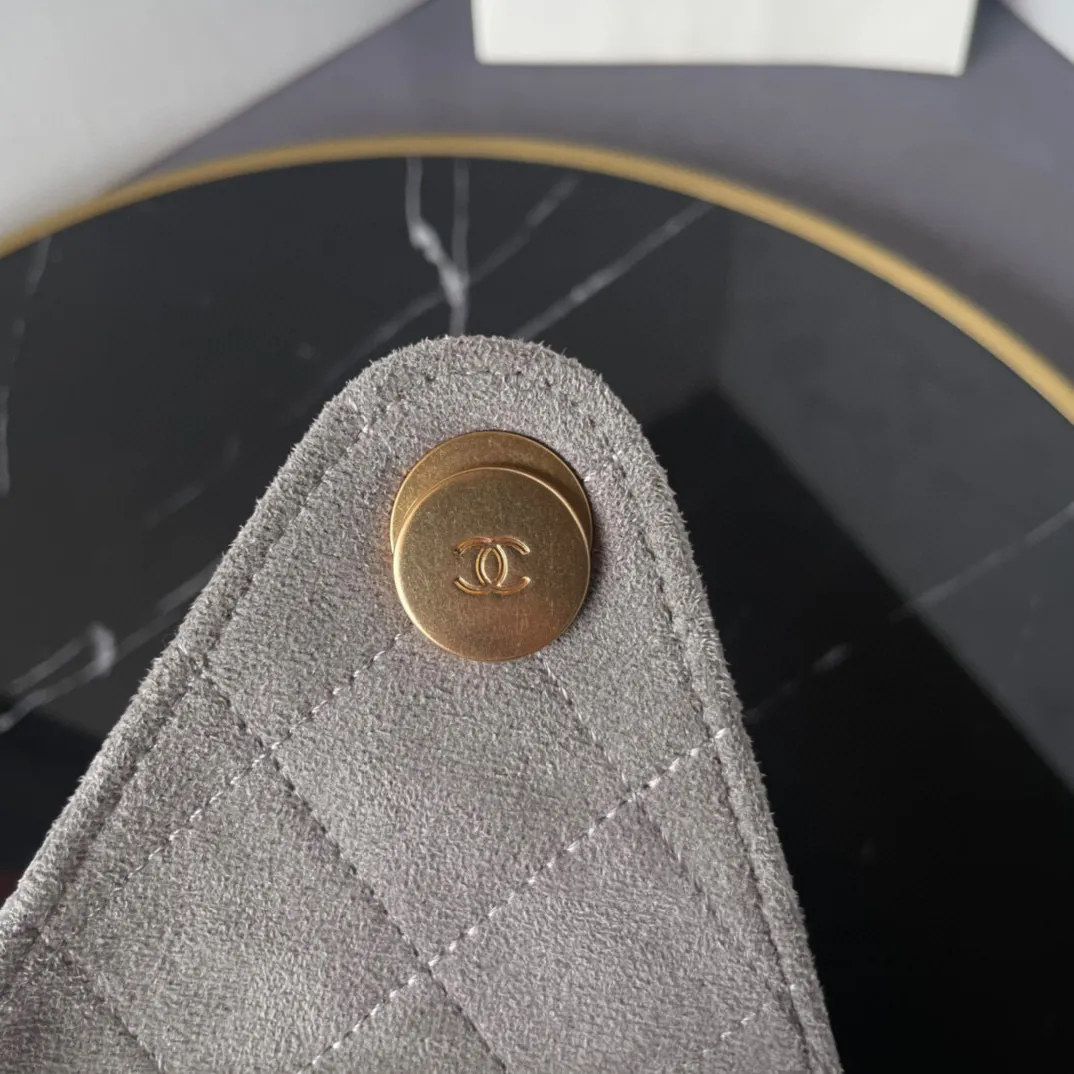 Chanel 25 Hobo Small suede Grey Gold Hardware - Image 9