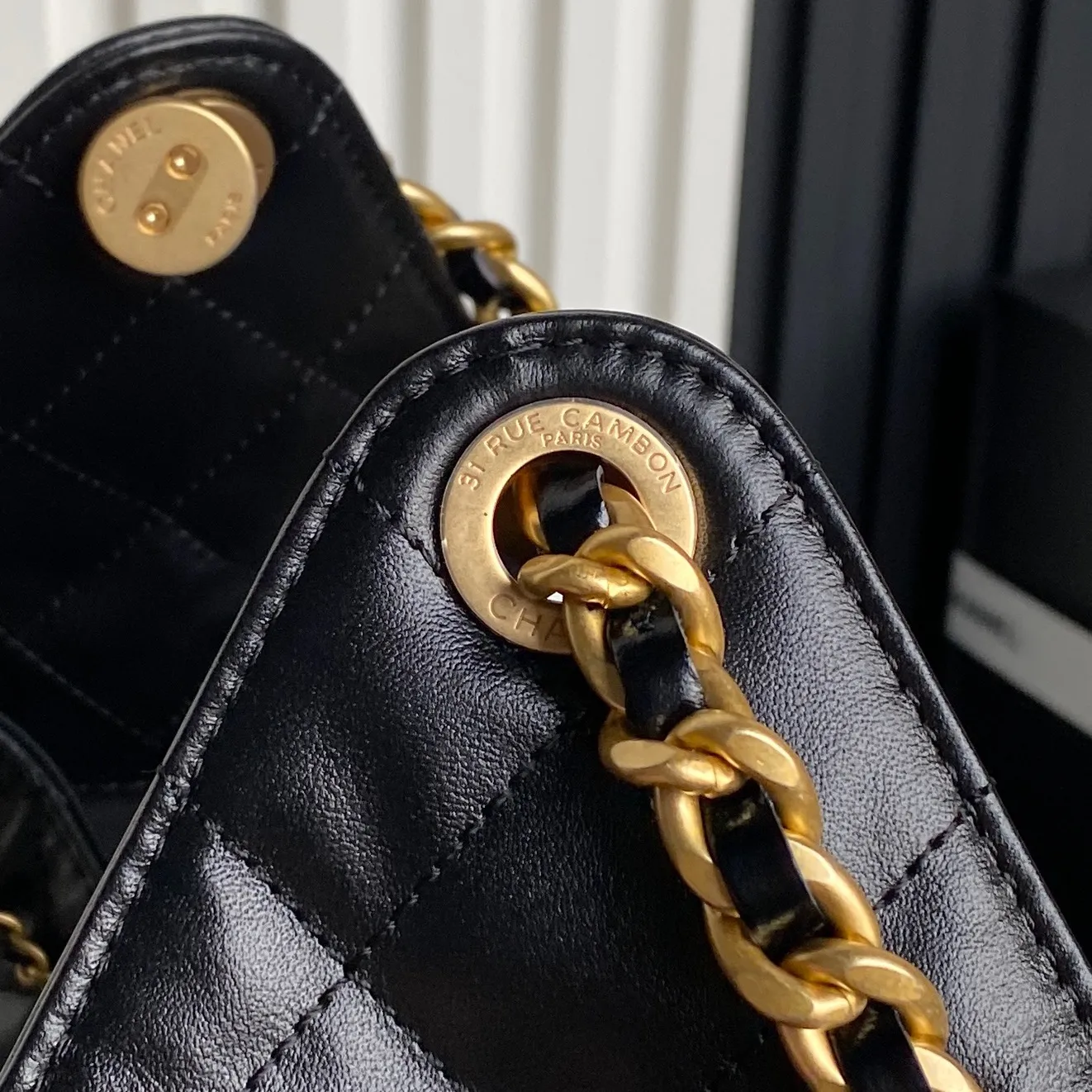 Chanel 25 Small Hobo Bag in Black Caviar - Image 7
