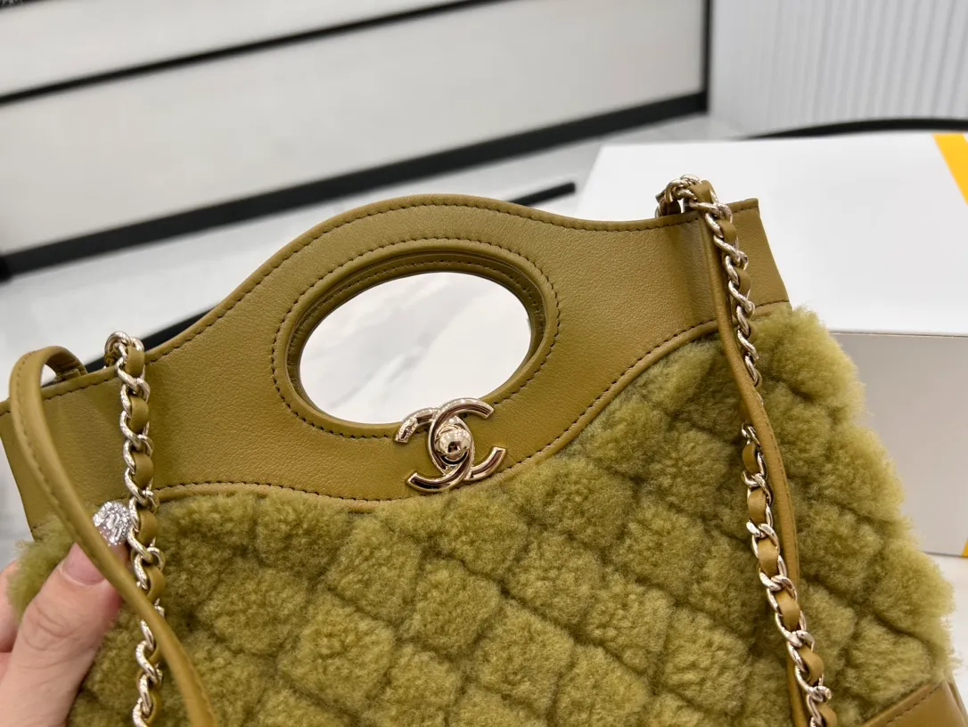 Chanel 31 Mini Shopping Bag with Magnet Box - Image 4