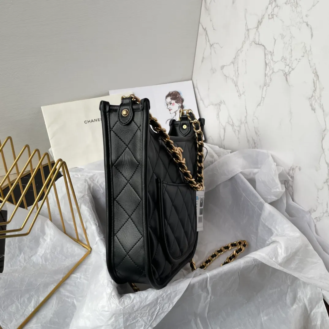 Chanel Black Calfskin Quilted CC Crossbody Hobo Handbag - Image 5