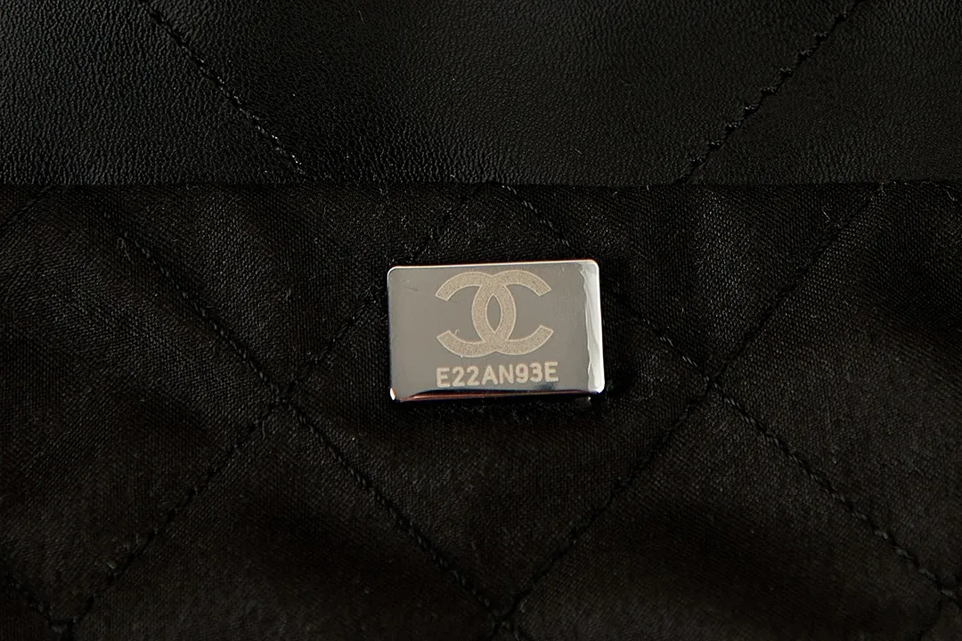 Chanel Black Shiny Calfskin Quilted Small Chanel - Image 2