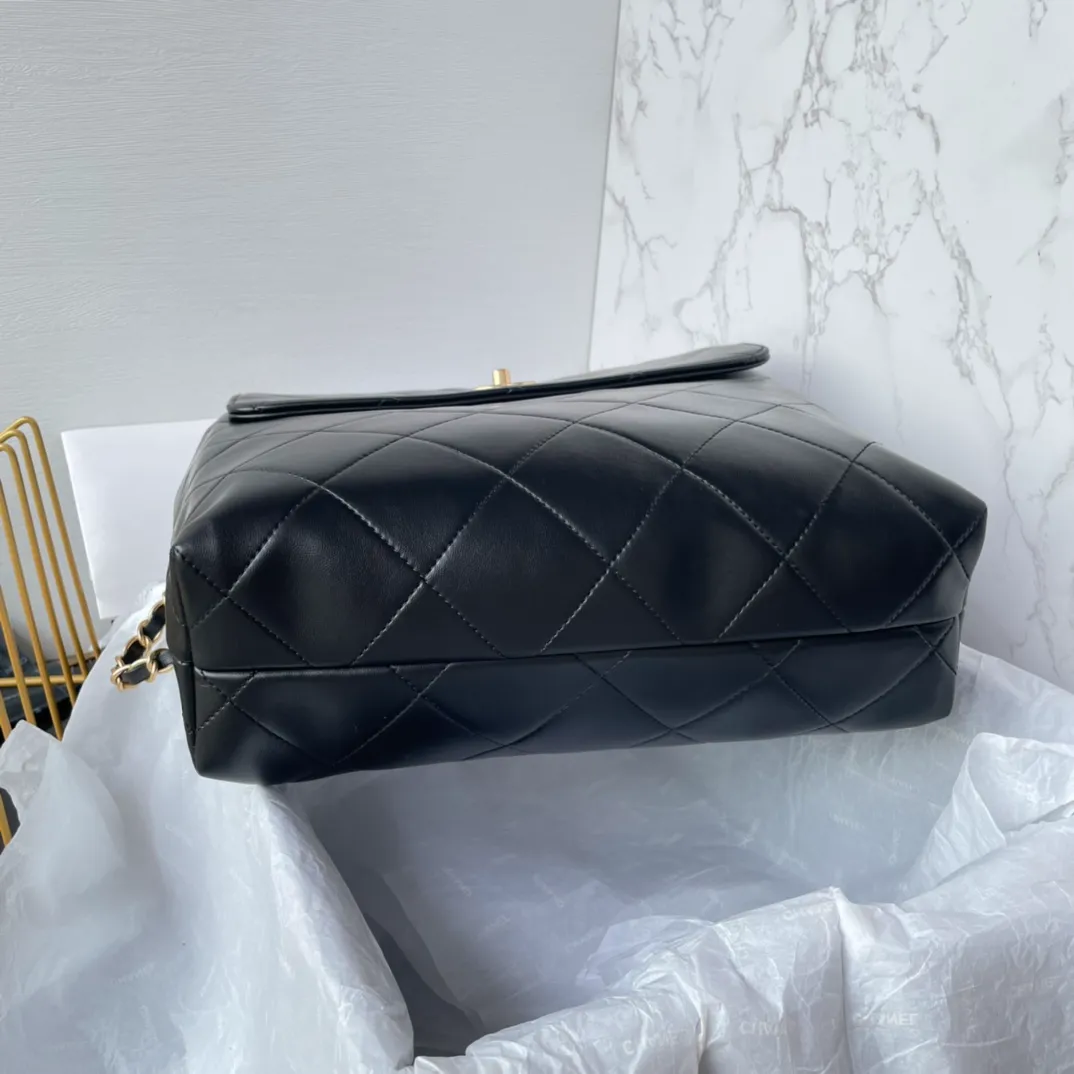 Chanel Black Small Quilted Calfskin Chain Hobo Flap Chanel - Image 10